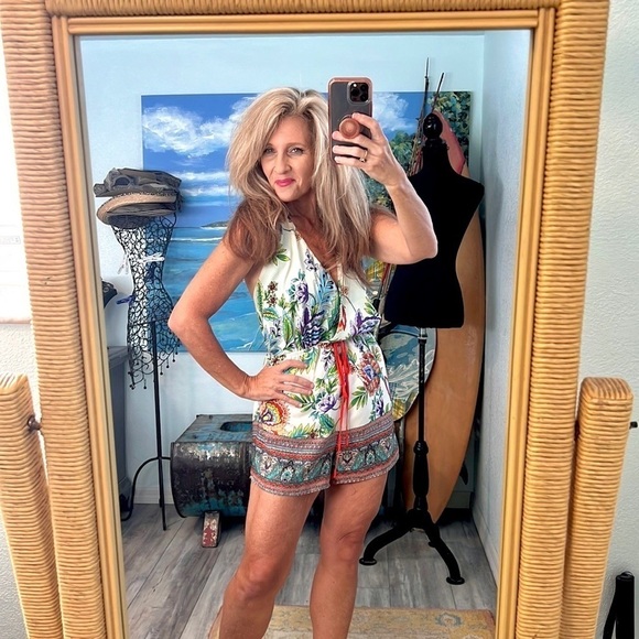 Mustard Seed, Fun & Flirty, Halter, Zipper Back, Excellent Condition, Size S - Picture 8 of 13